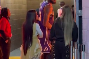 欧文出席弗拉格最佳新秀记者会 ...